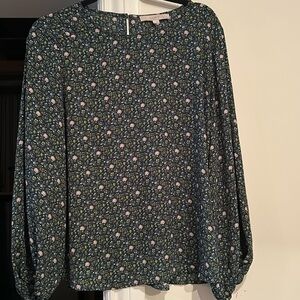 Loft draped blouse with billowy sleeves and elastic cuffs. Key hole back.